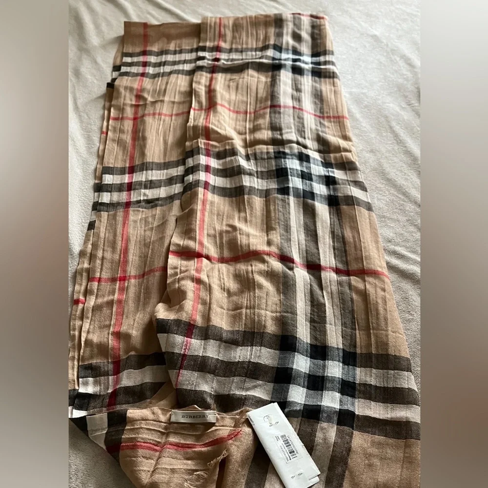 Burberry Beige and Black Scarf - Picture 2 of 3